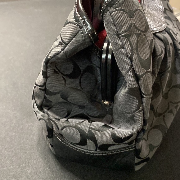 Coach Kiss Lock Purse - Picture 5 of 9